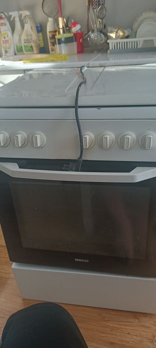 Продам газ плиту