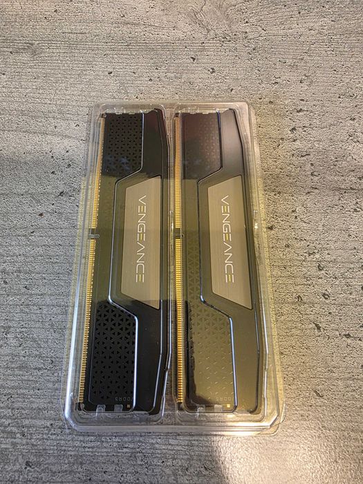 Memorie Corsair 32GB (2x16GB), DDR5, CL34, 7200 MHz, Vengeance