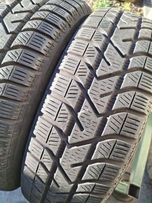 2 Anvelope  de iarnă 175 65 r15 Pirelli