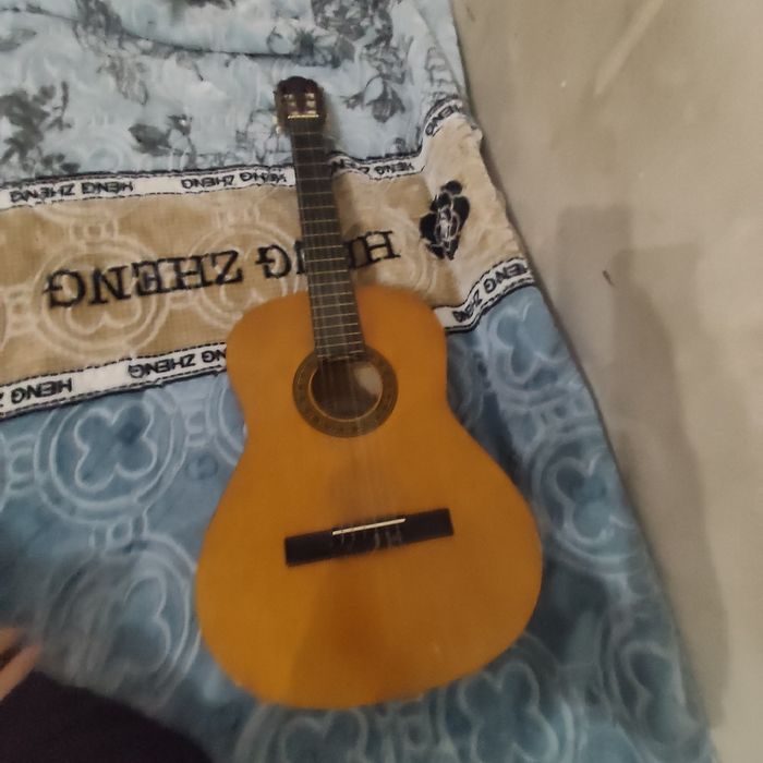 Гитара Florencia (Средний Сигмент)