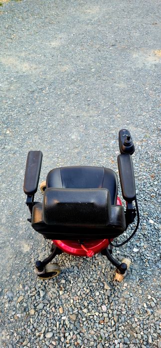 Carut , carucior electric pentru persoane cu dizabilități/ handicap