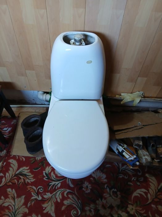 Унитаз в хорошем состоянии