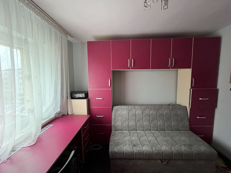 Vand mobila in stare buna