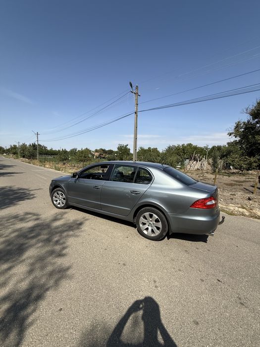 Vând Skoda Superb 2