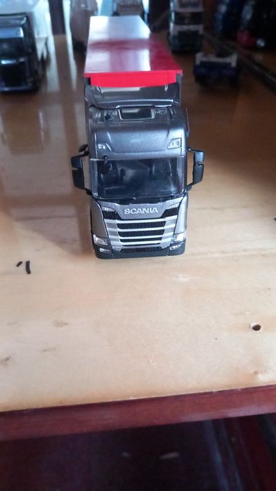 Machete 1/ 50 multe noi