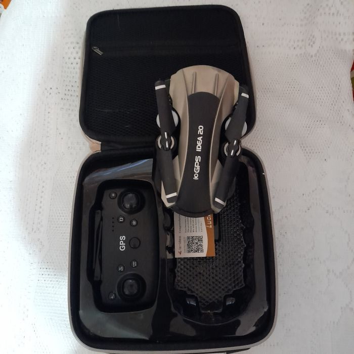 vând dronă nouă la cutie