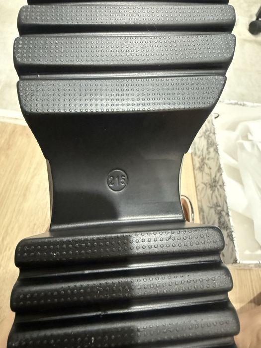 Лоферы на скрытой платформе. 33 размер