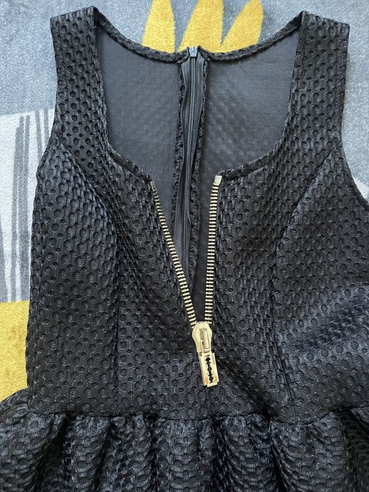 Продам платья по 4000 каждое