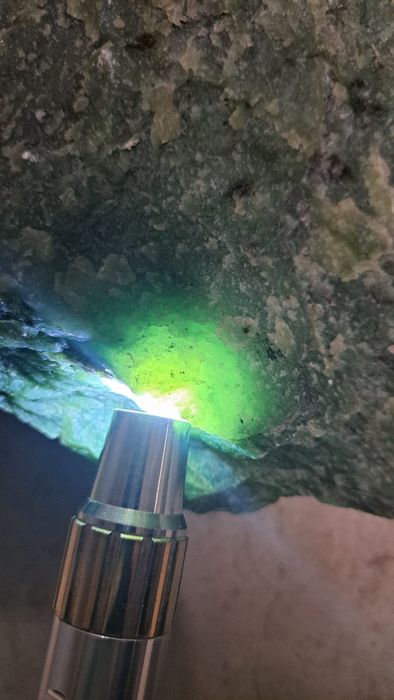 Нефрит  зелёный Бурятия