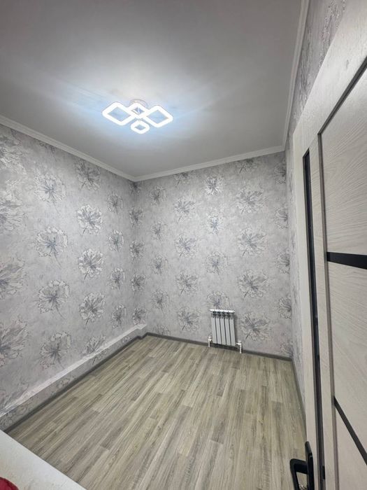 Яшнабад ЖК Азия Хаус срочно продается квартира  2/1/8  42м2