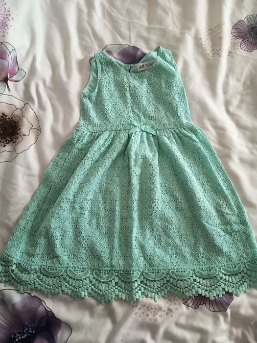 Rochite noi H&M fetite
