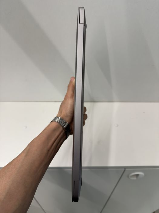Продам Macbook air m1