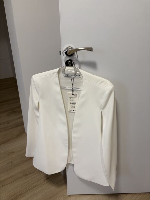 Дамско бяло сако Zara