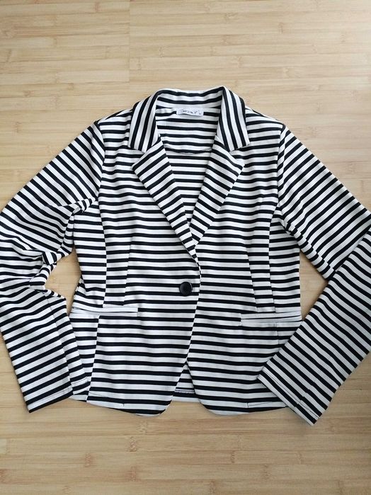 Ново Дамско сако