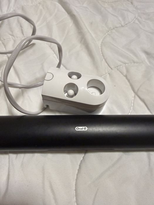 Електрическа четка за зъби Braun Oral-B