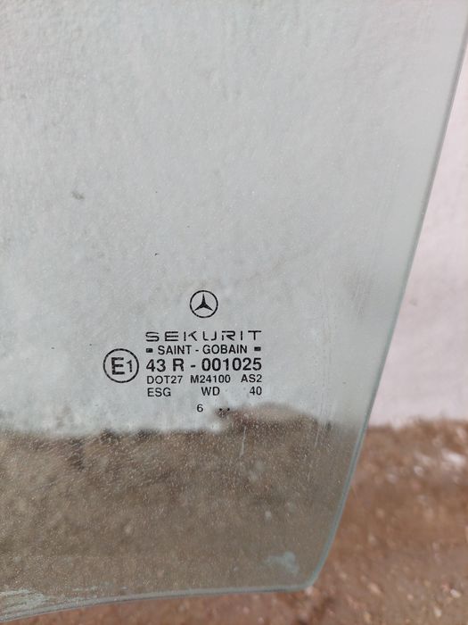 Стекло на мерседес