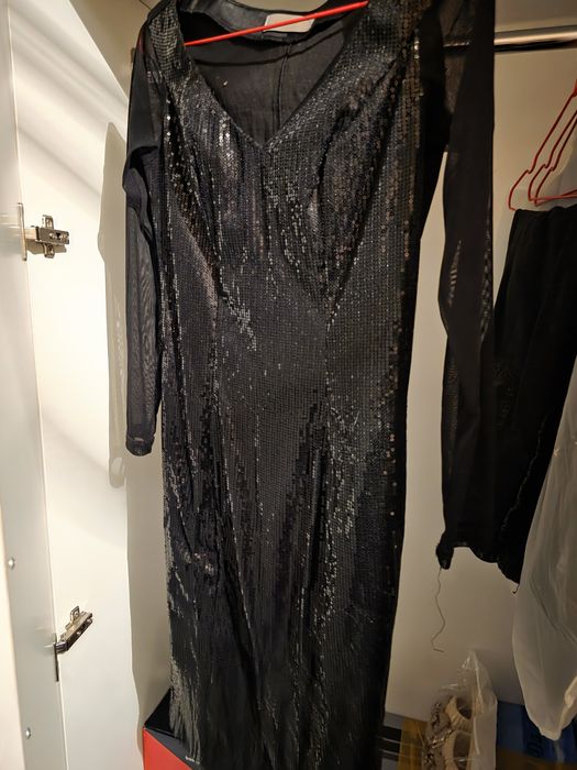 Продам платье в пайетках 44р