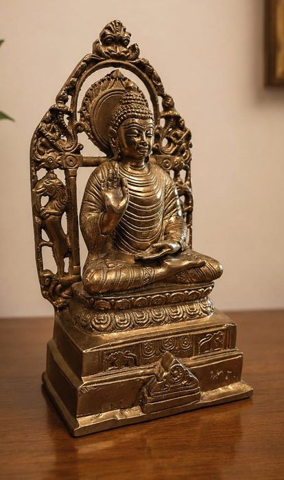 Superbă sculptură,statueta din bronz masiv,piesa cu o lucrătură de o f