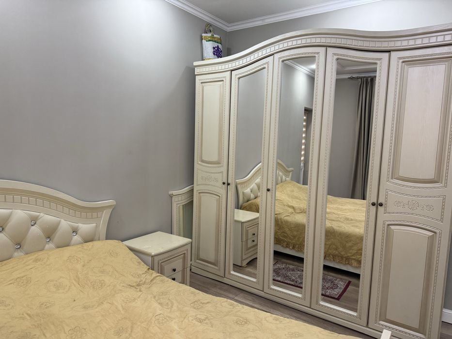 Спальный гарнитур. В хорошем состоянии.