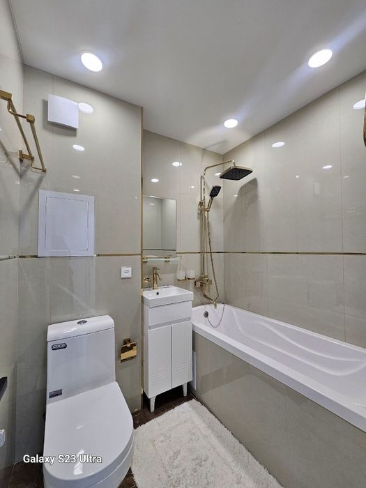 Продаётся квартира Чиланзар 2 квартал 3в4/4/4 кирпич 2×4