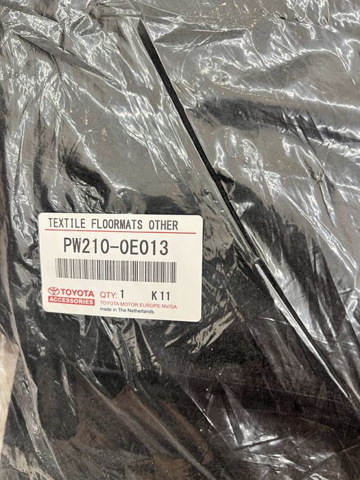 Продается полики оригинал на Тойота