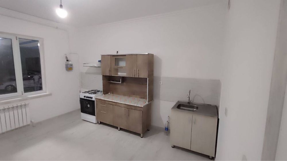 Срочно Яшнабадский район Алмас махалле 3 комн 1 этаж 73 кв