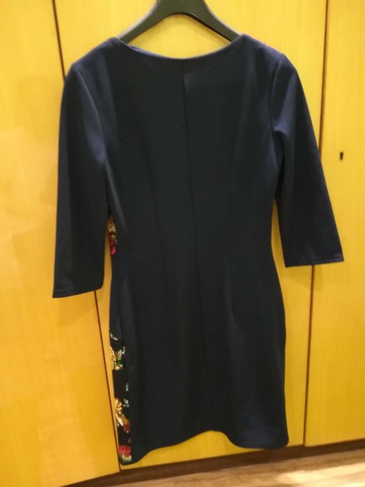 Дамски рокли размер S цена 15 лв за брой