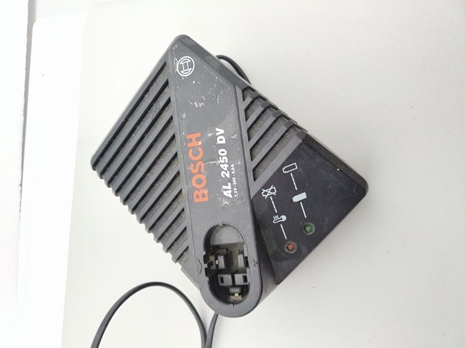 Încărcător Bosch 24 v  baterie