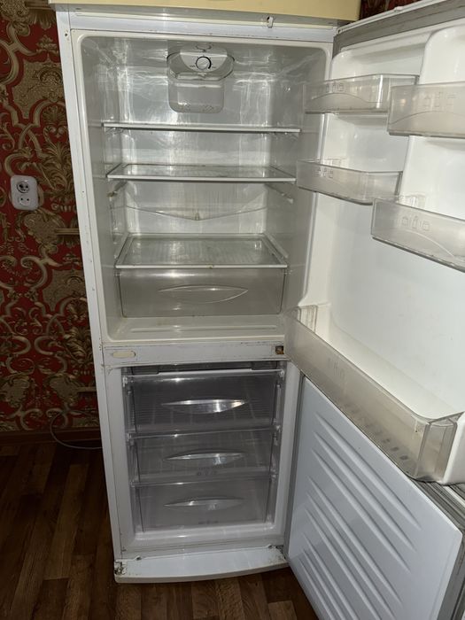 Продам холодильник LG