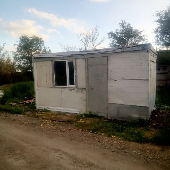 Продаю бытовку..