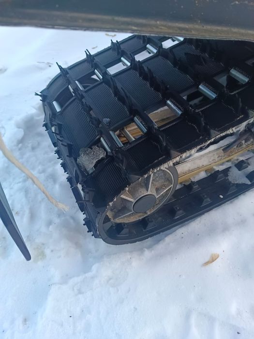 Продам снегоход Рысь