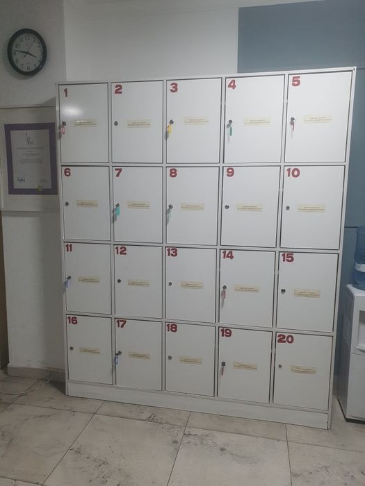 Шкаф с ячейками, ключами