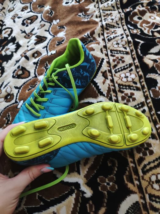 Футбольные бутсы