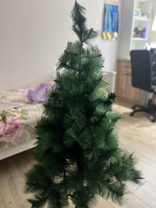 Продам ёлку.