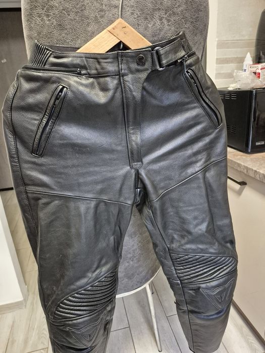 Pantaloni moto piele Dainese mărimea 46 (S-M)