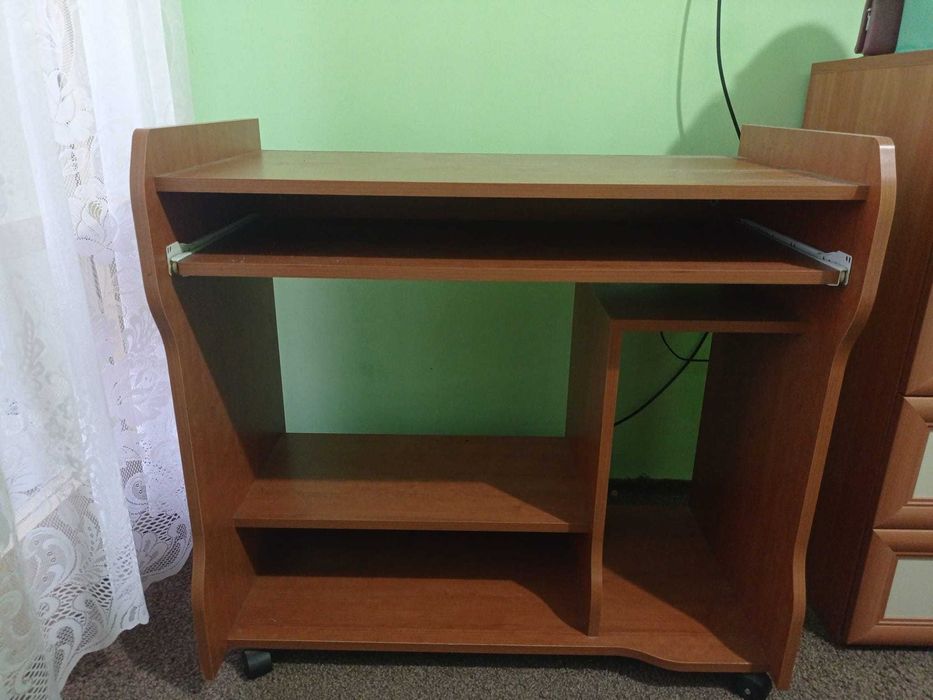 бюро за компютър