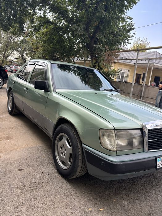 Mercedes-Benz W124