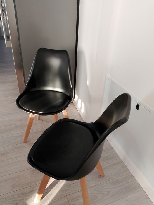 Vând set două scaune