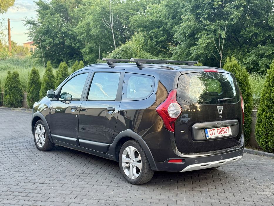 Dacia Lodgy Stepway 1.5dci 115cp E6 08/2020 192.000 km 7 locuri, RATE!
