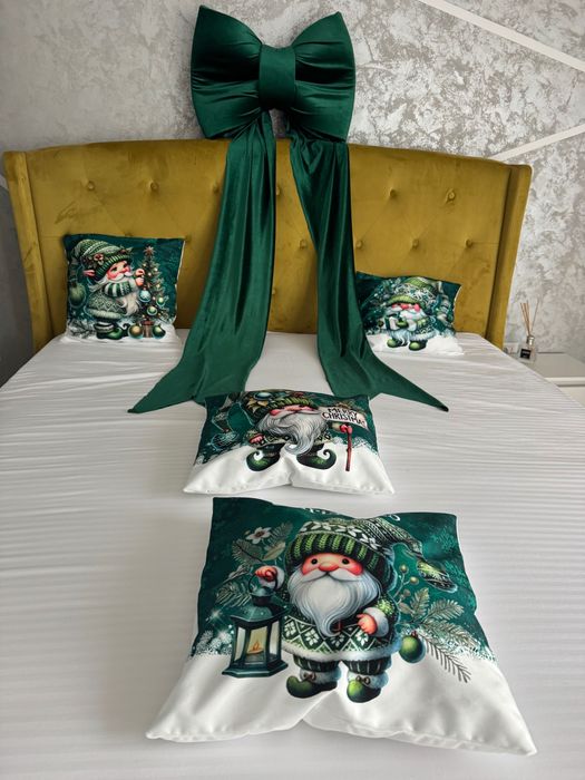 Set funda mare catifea + 4 perne decorative de Crăciun,