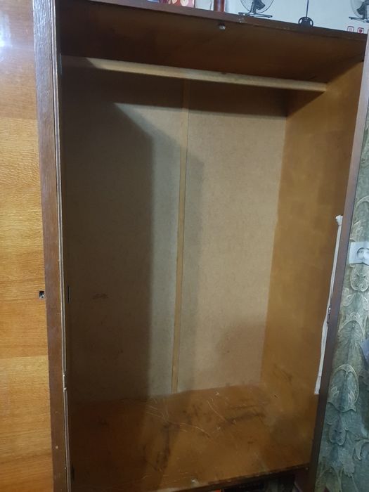 шкаф для одежды.