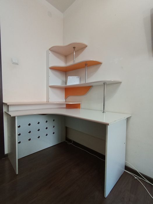 Угловой, письменный стол