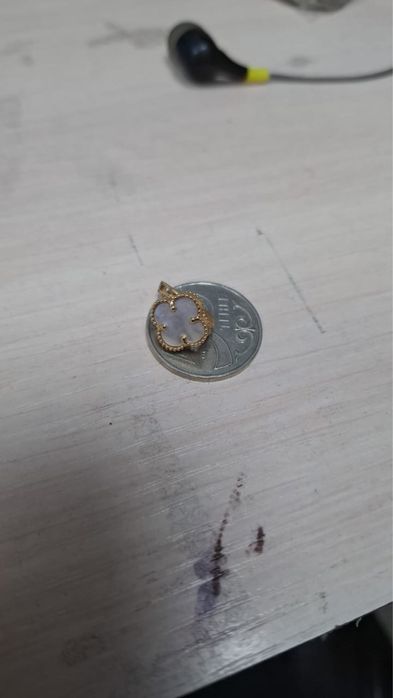 Продам серьги Ванклив