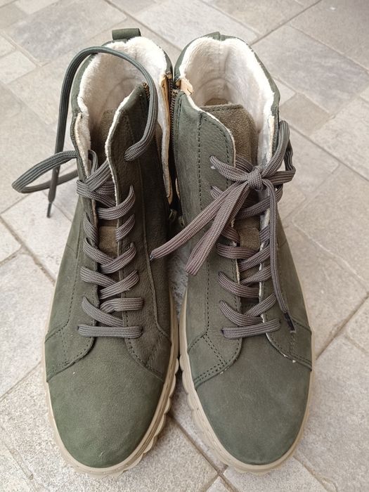 Ghete NOI culoarea verde cu șiret și fermoar Tamaris