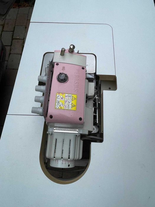 Masina de surfilat Pegasus M900 Nou!