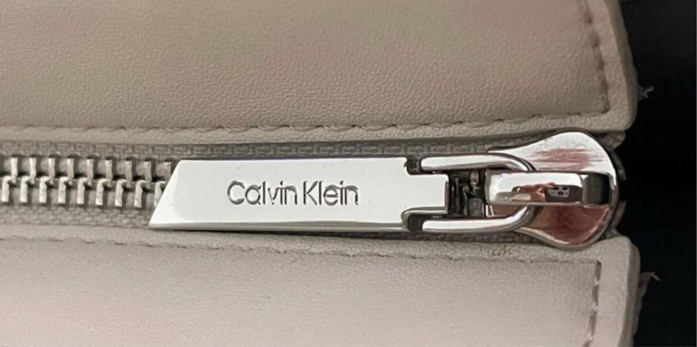 Geanta Calvin Klein