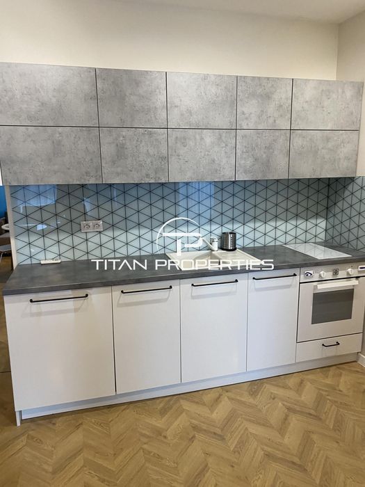 Дава се под наем Двустаен апартамент в Пловдив, Център - 72 кв.м за 475 € - Снимка #2