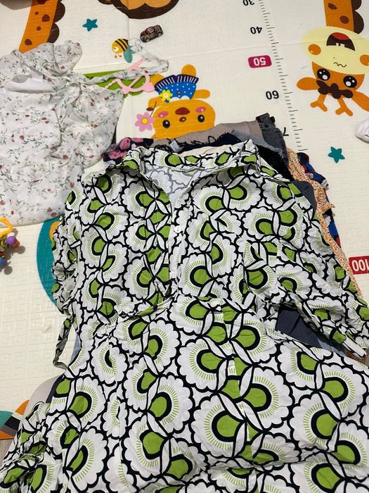 Отдам даром женские одежды