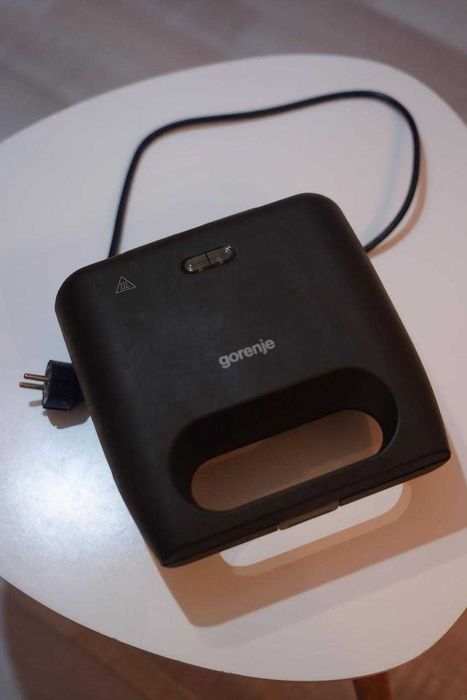 Сандвич мейкър Gorenje SM701GCB – отлично състояние