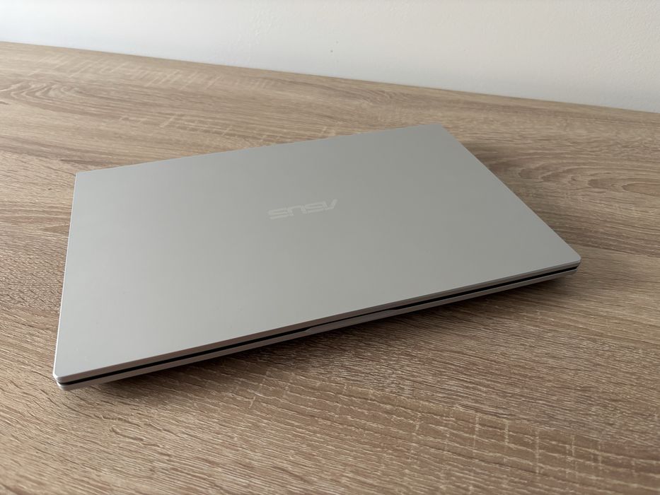 Laptop Asus: Amd Ryzen 5, 24Gb Ram, SSD 512 Gb , portabil
